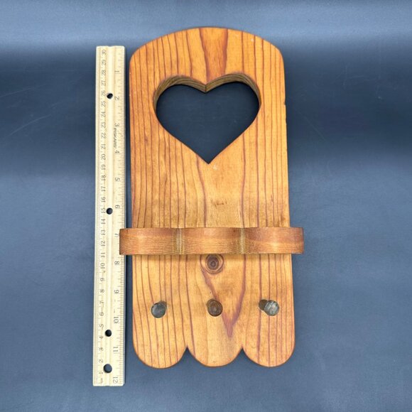 Vintage Wooden Shelf Wall Hanging Heart Cutout 3 Pegs Handmade Cottagecore - Picture 8 of 10
